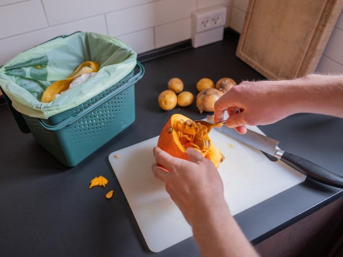 Den nye grønne kurv til sortering af madaffald i København. 