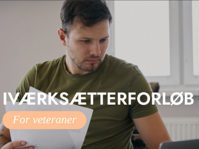 veteran med dokumenter i hånden