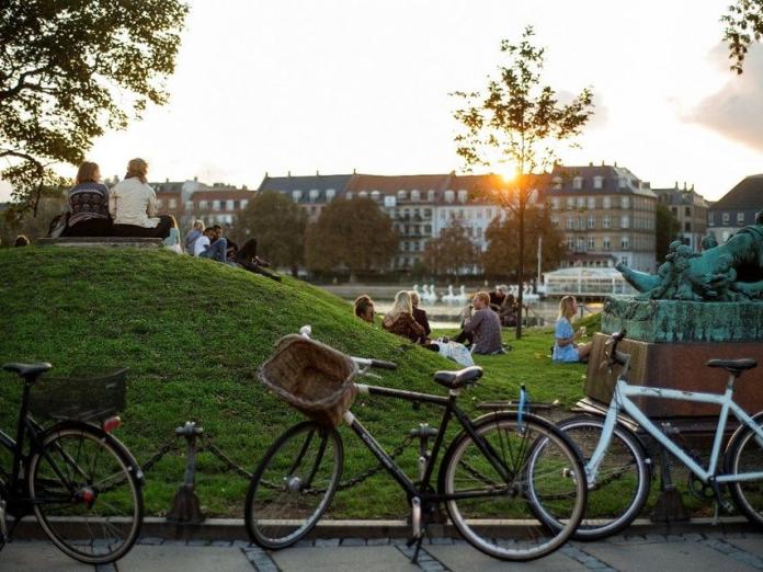 Nørrebrogade, som starter ved Dronning Louises Bro, er en af de gader, som nu får et løft. 