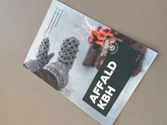 billede af magasinet affald kbh på et bord