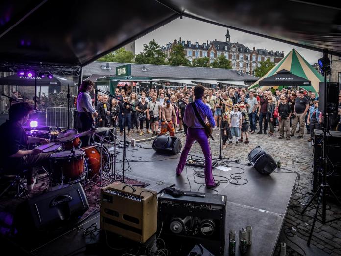 bandet Gutter City spiller på scenen på Onkel Dannys Plads for et par år siden.
