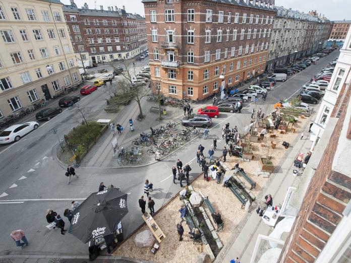 Byliv, parkering, udeservering
